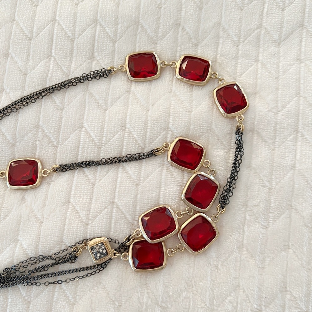 Long necklace with gold and gunmetal tones